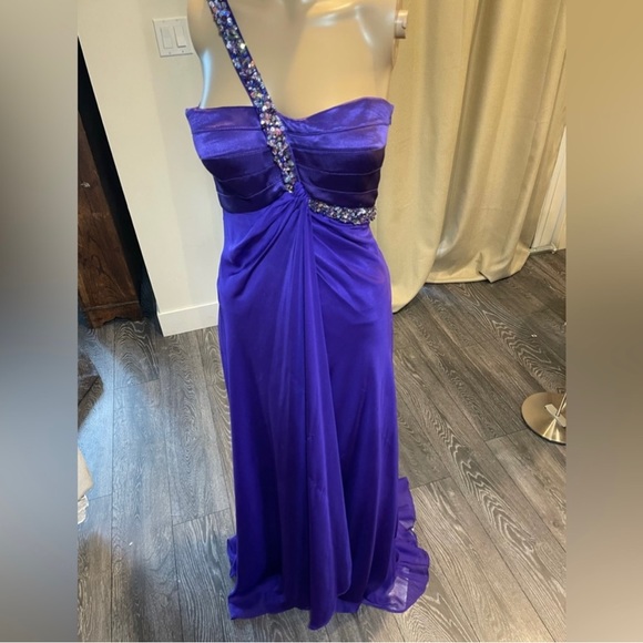 La Femme purple gown, size 2. See measurements dress size medium - Picture 4 of 13